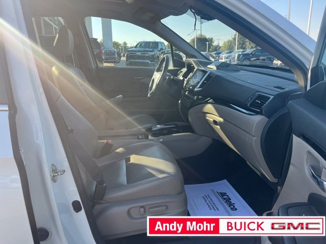 Used 2017 Honda Pilot Touring image 46