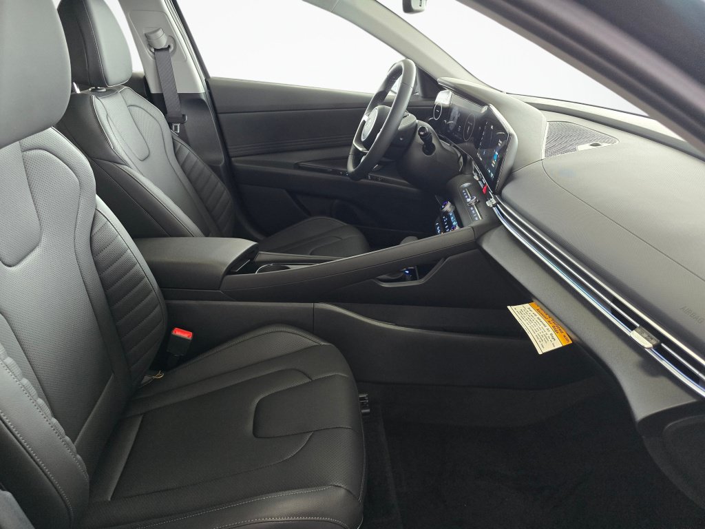 New 2026 Hyundai Elantra Limited FWD image 40