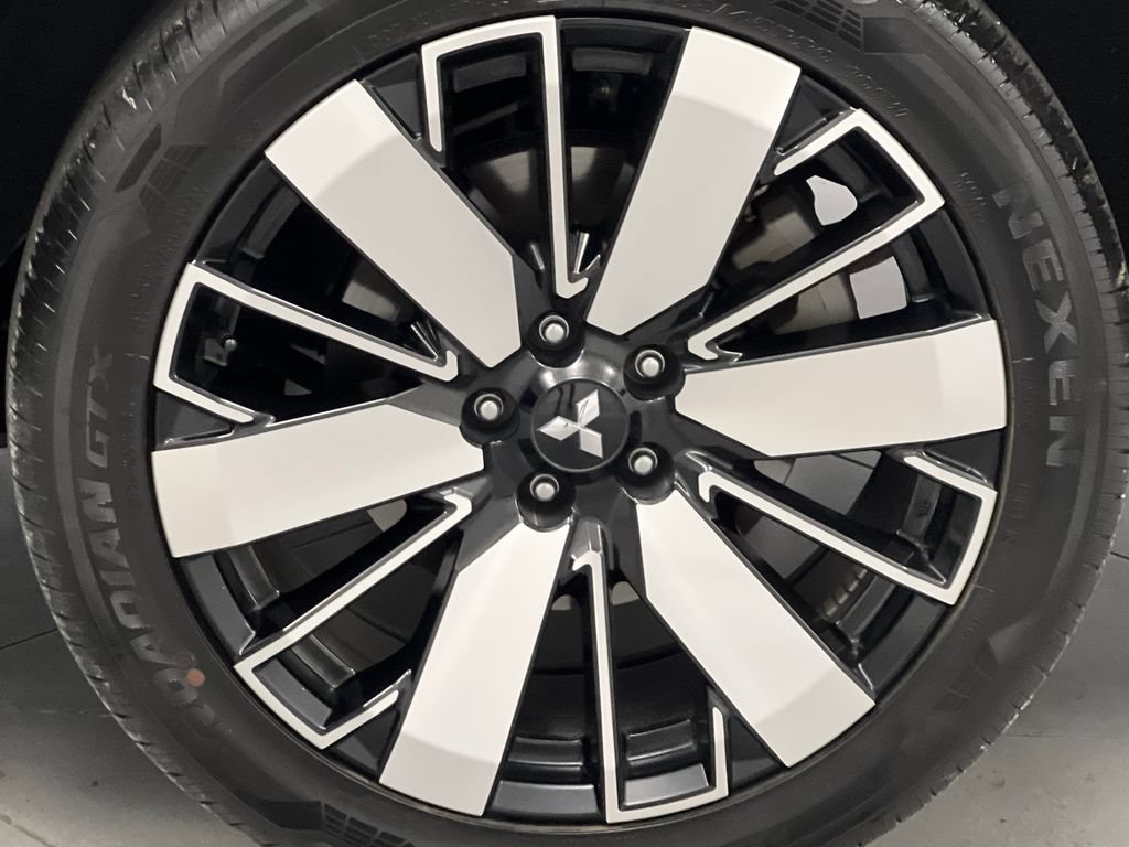 Used 2025 Mitsubishi Outlander SE AWD/4WD image 76