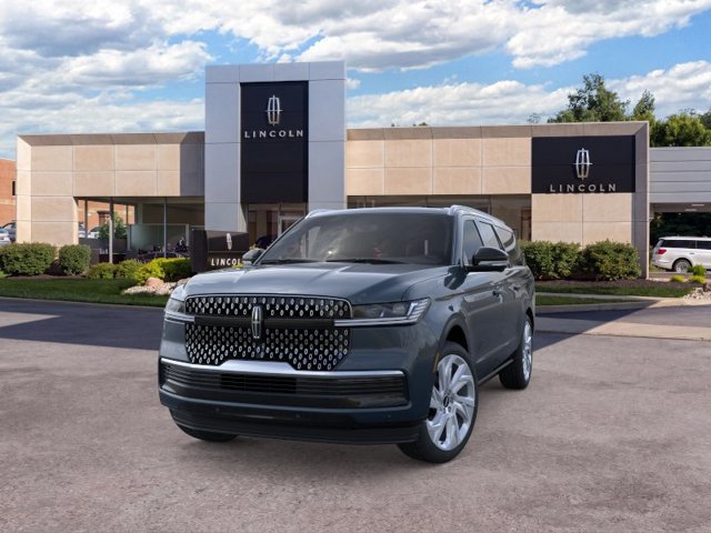 New 2025 Lincoln Navigator L Reserve AWD/4WD image 3