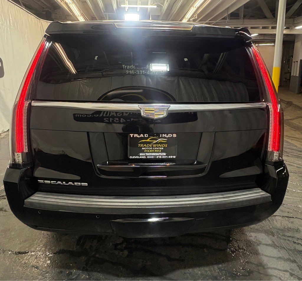 Used 2017 Cadillac Escalade ESV Luxury image 5