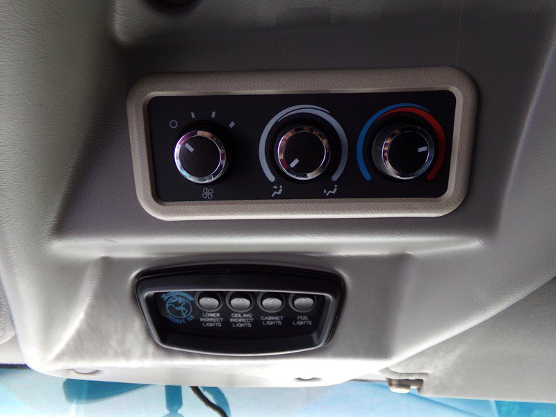 Used 2022 Chevrolet Express 2500 Extended RWD image 39