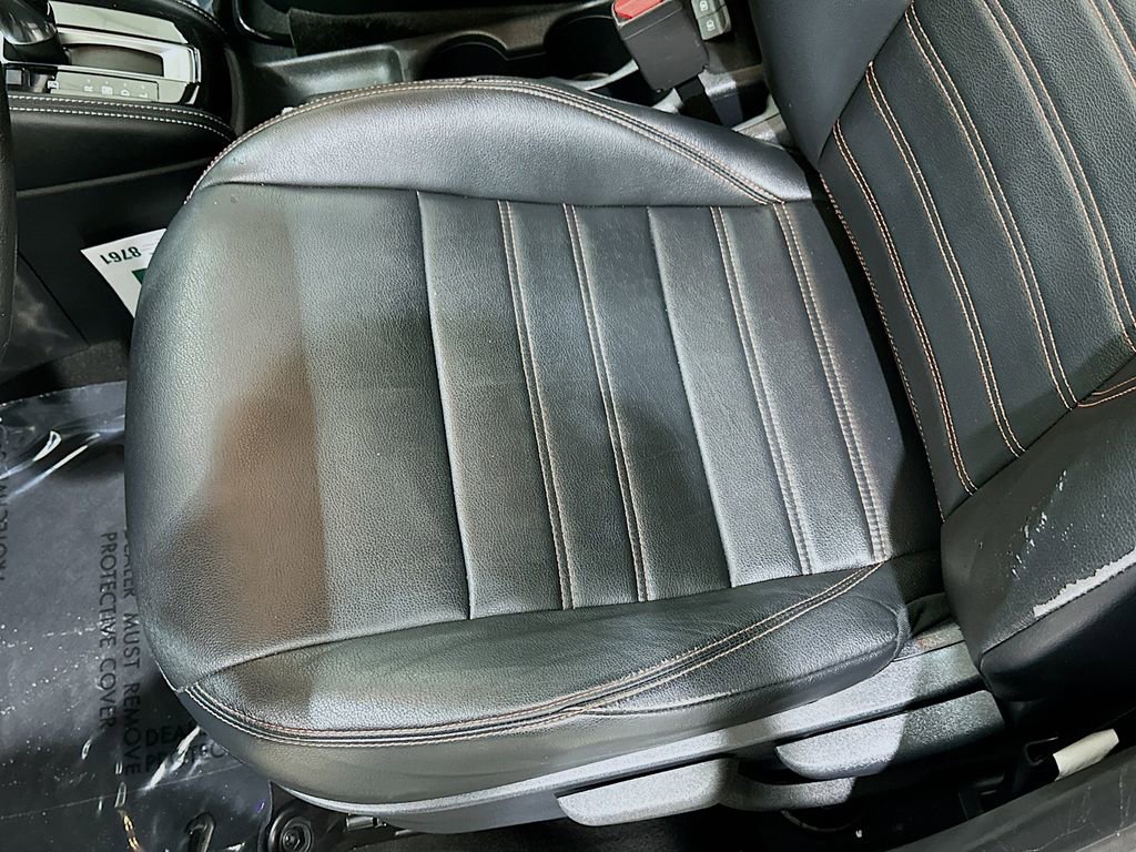 Used 2019 Nissan Kicks SR w/ SR Premium Package FWD image 19