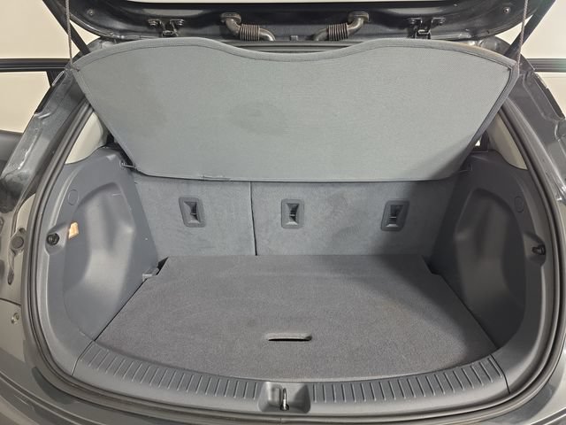 Used 2019 Chevrolet Bolt Premier w/ Infotainment Package FWD image 26