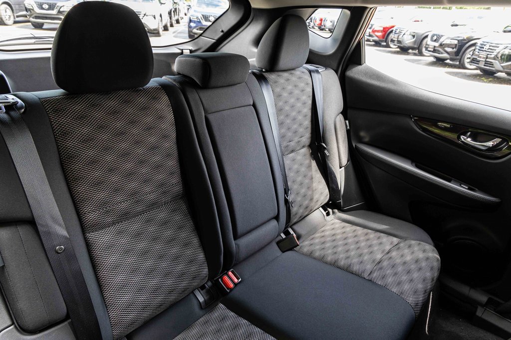 Certified 2022 Nissan Rogue Sport SV image 25