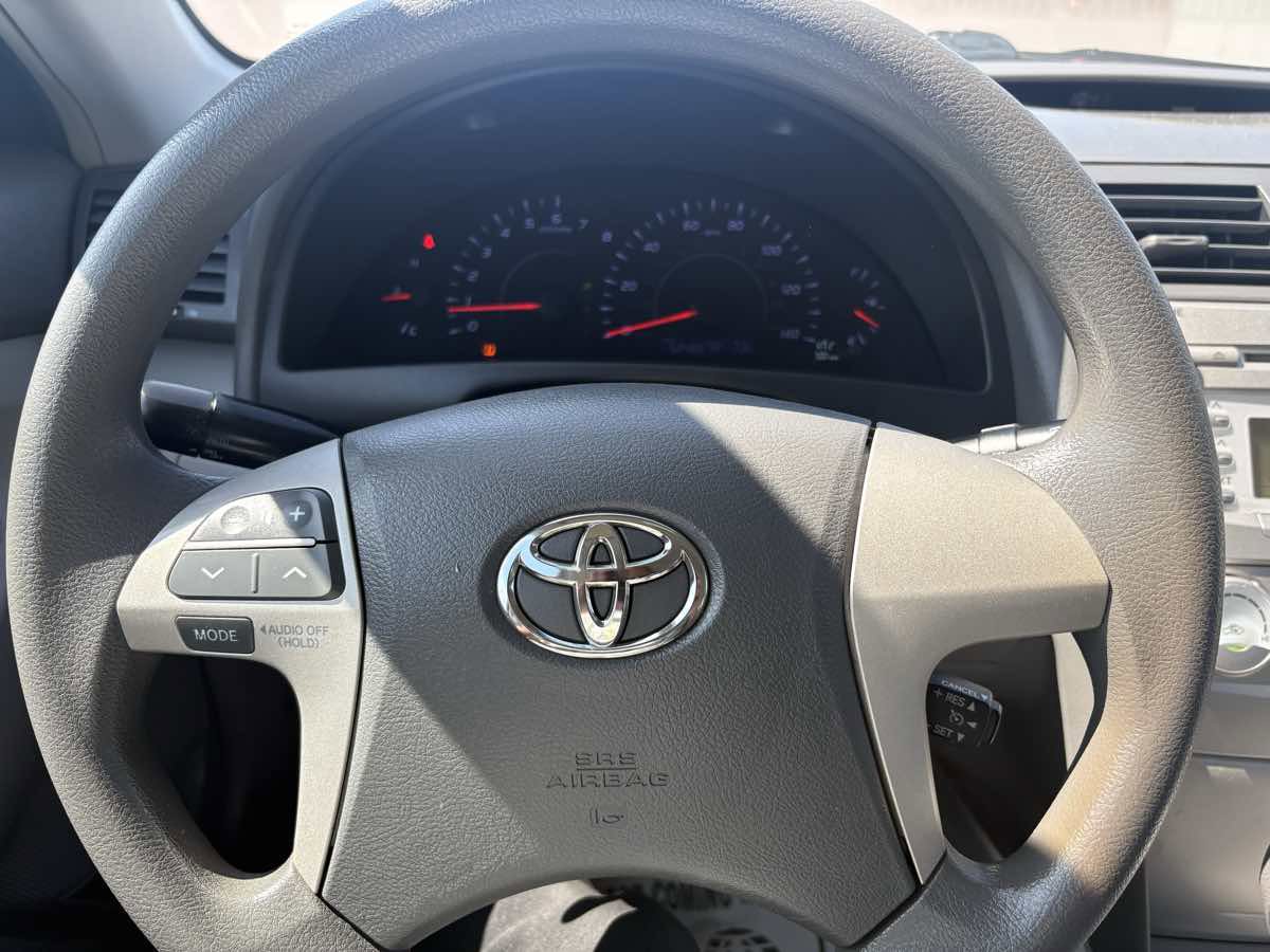 Used 2011 Toyota Camry LE image 18