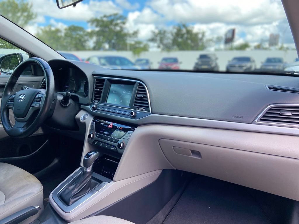 Used 2012 Hyundai Sonata Limited w/ Navigation Pkg FWD image 18
