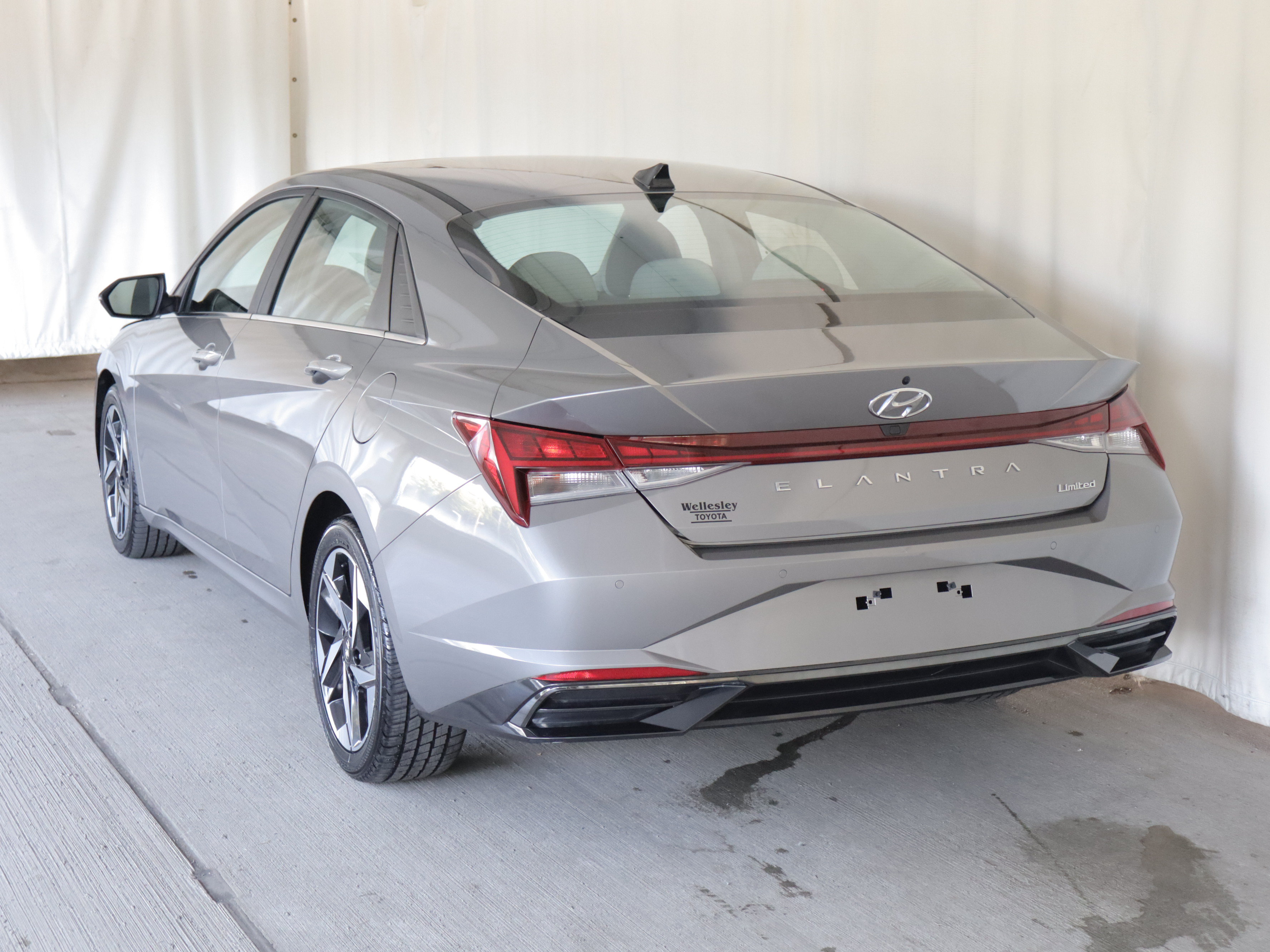Used 2022 Hyundai Elantra Limited w/ Cargo Package FWD image 27