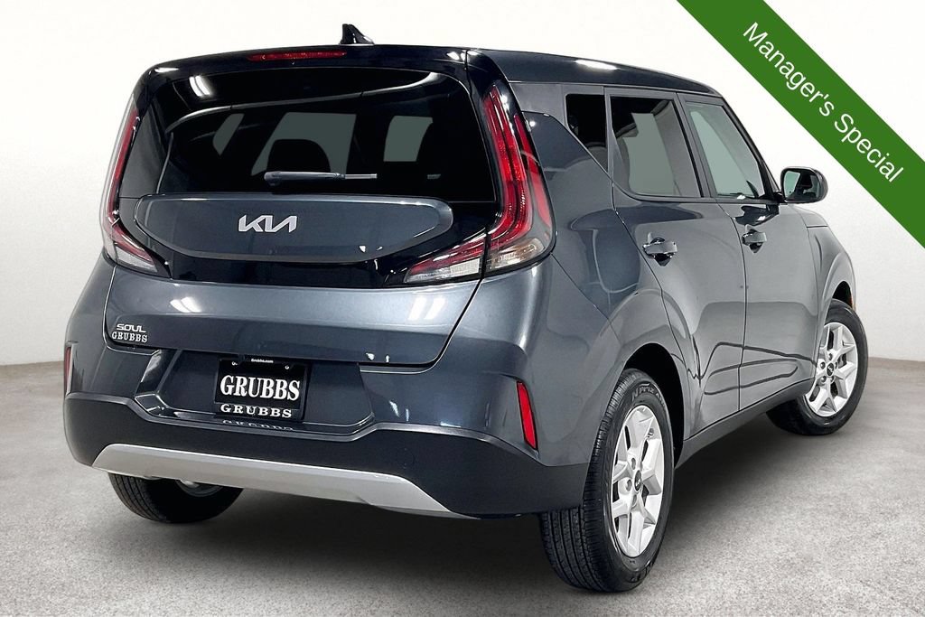 Used 2025 Kia Soul LX w/ LX Technology Package FWD image 2