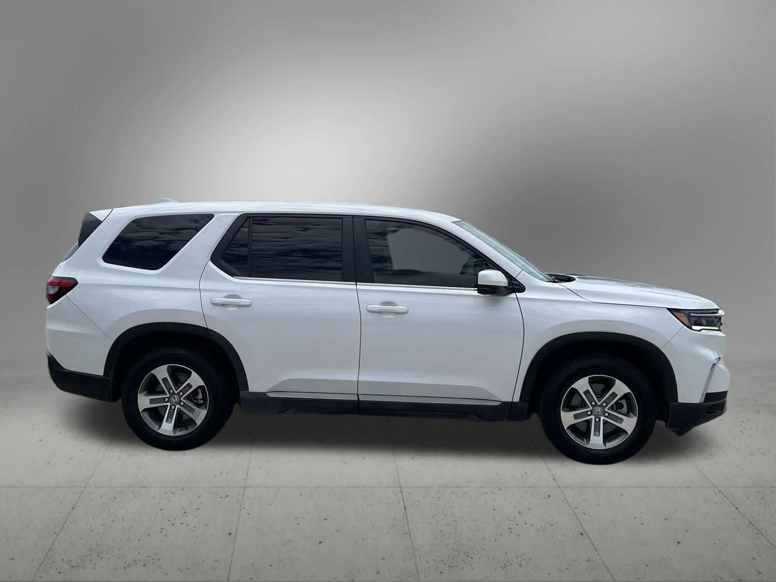 Used 2025 Honda Pilot EX-L image 13