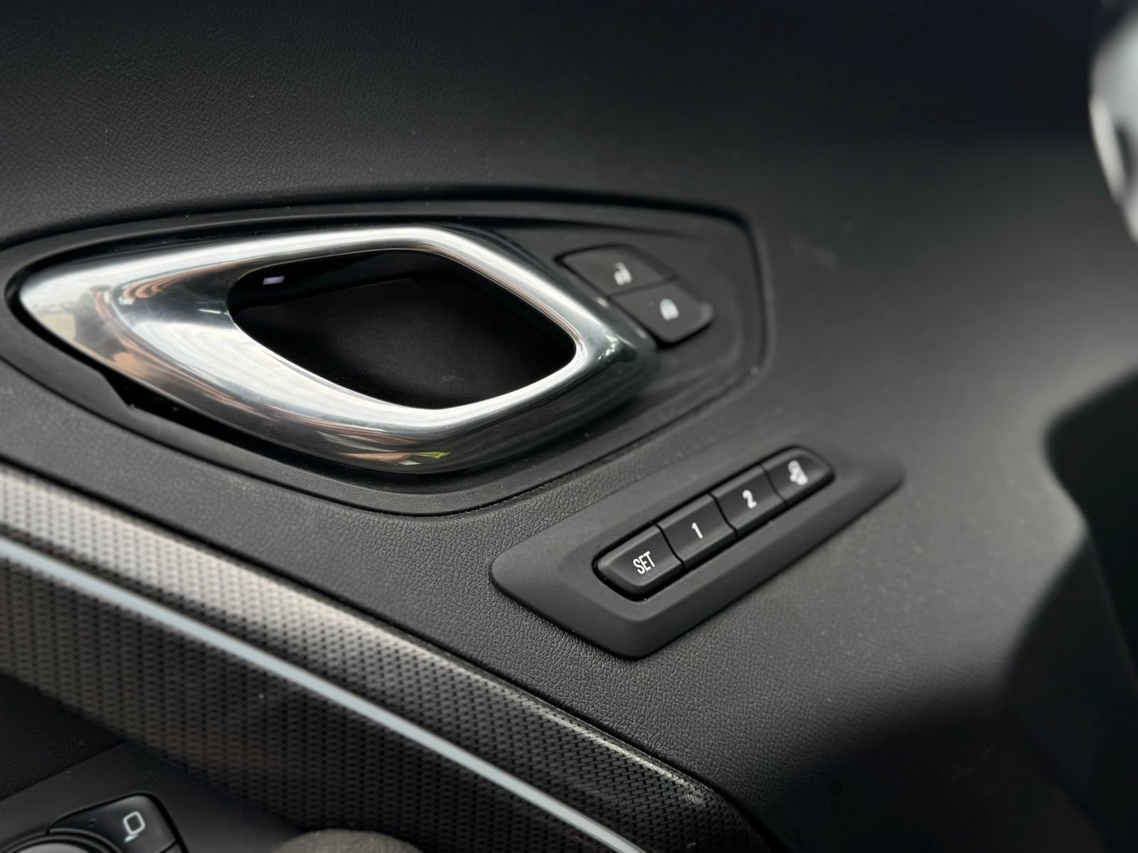 Used 2021 Chevrolet Camaro SS RWD image 15
