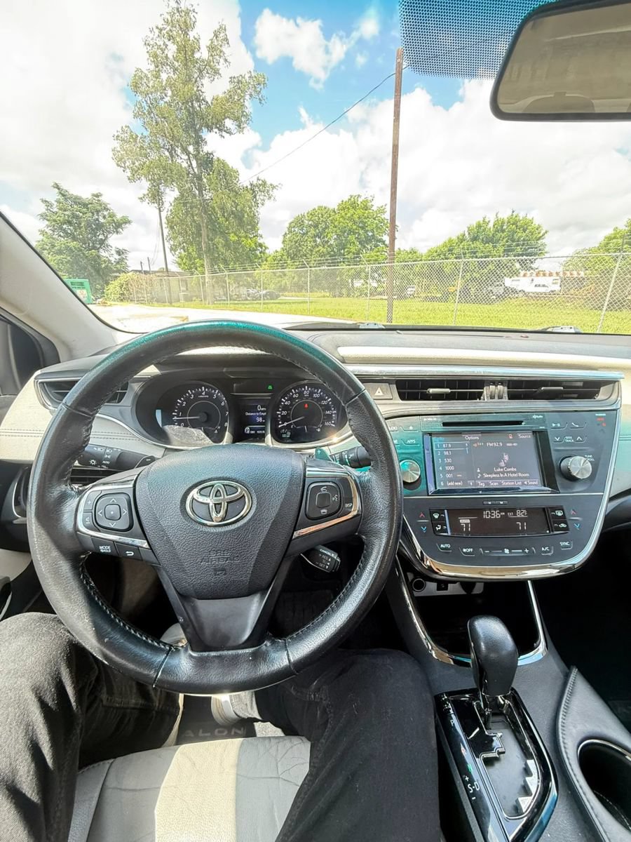 Used 2016 Toyota Avalon XLE FWD image 4