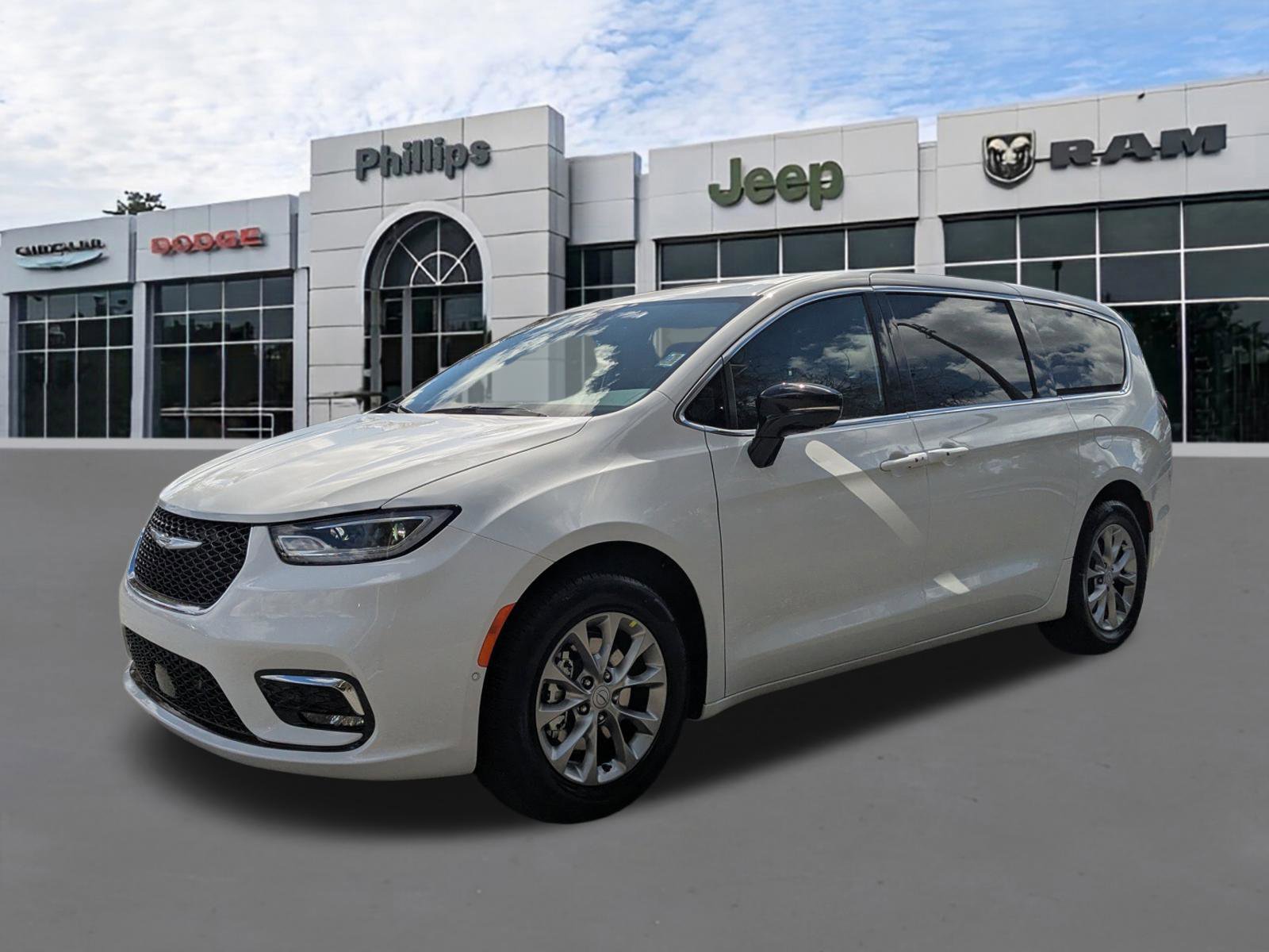 New 2026 Chrysler Pacifica Limited image 7