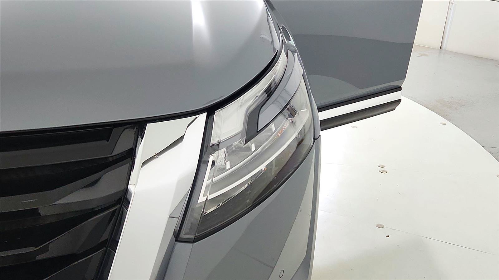 Used 2024 Nissan Pathfinder Platinum FWD image 34