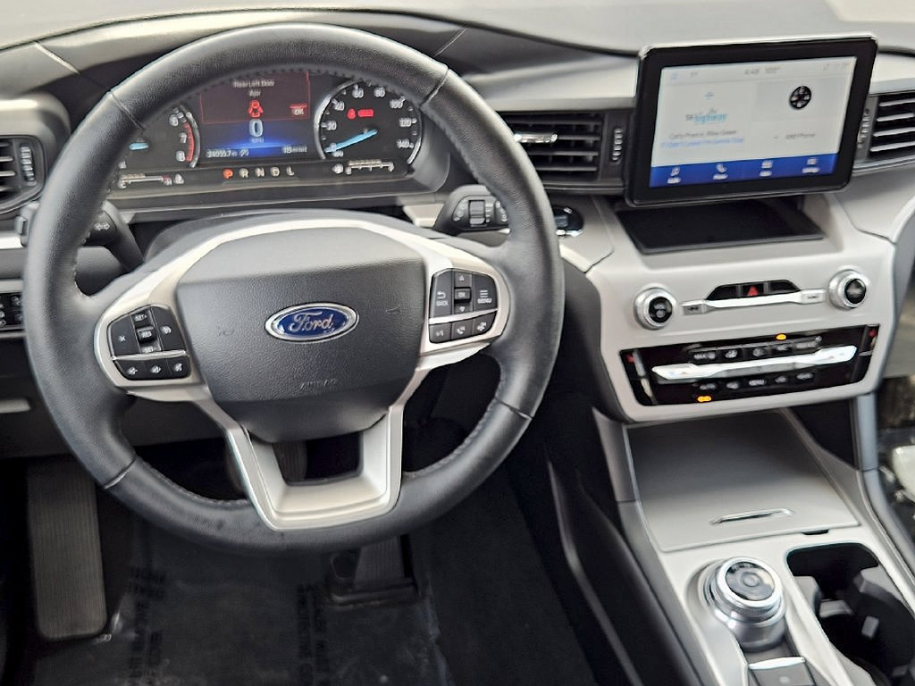 Used 2024 Ford Explorer XLT AWD/4WD image 27