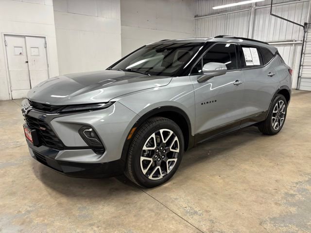 Used 2024 Chevrolet Blazer RS w/ Driver Confidence II Package image 3