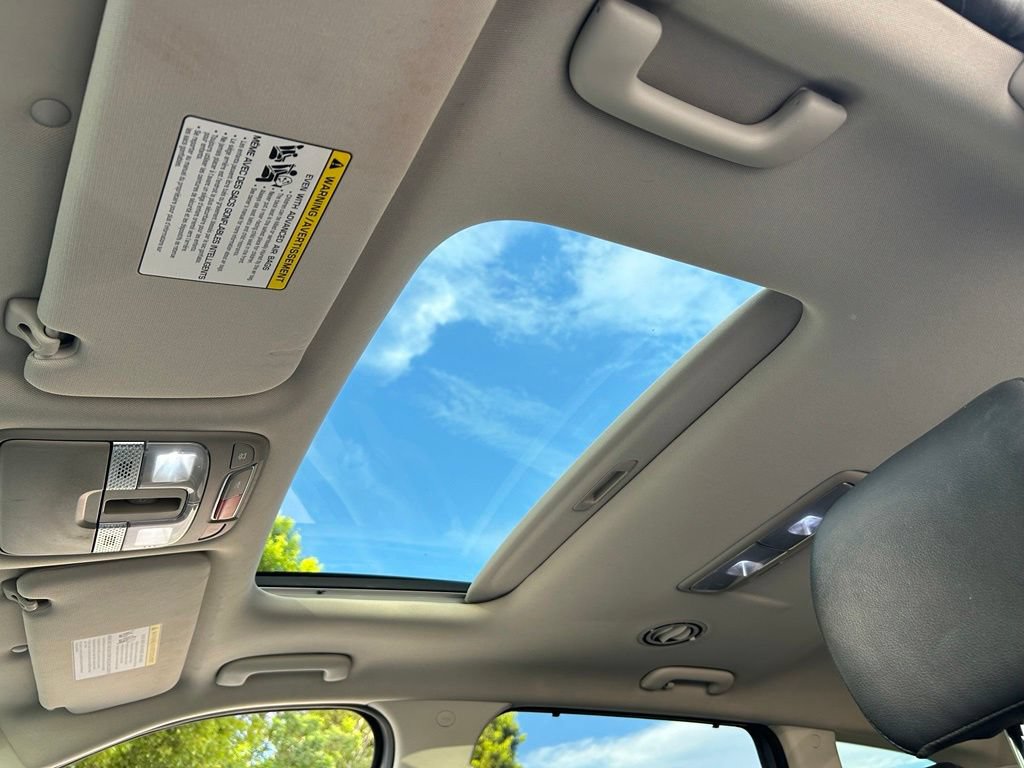 Used 2023 Kia Telluride EX w/ EX Captain's Chair Package FWD image 18
