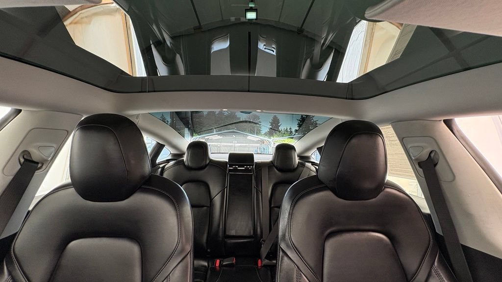 Used 2020 Tesla Model 3 Long Range AWD/4WD image 31