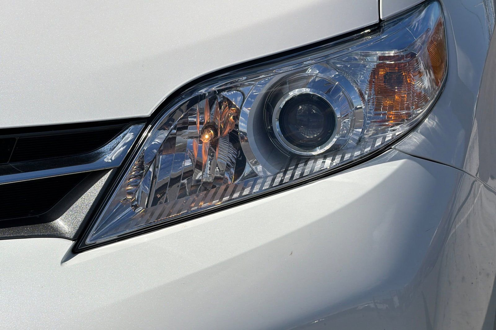 Used 2019 Toyota Sienna XLE w/ XLE Navigation Package AWD/4WD image 48