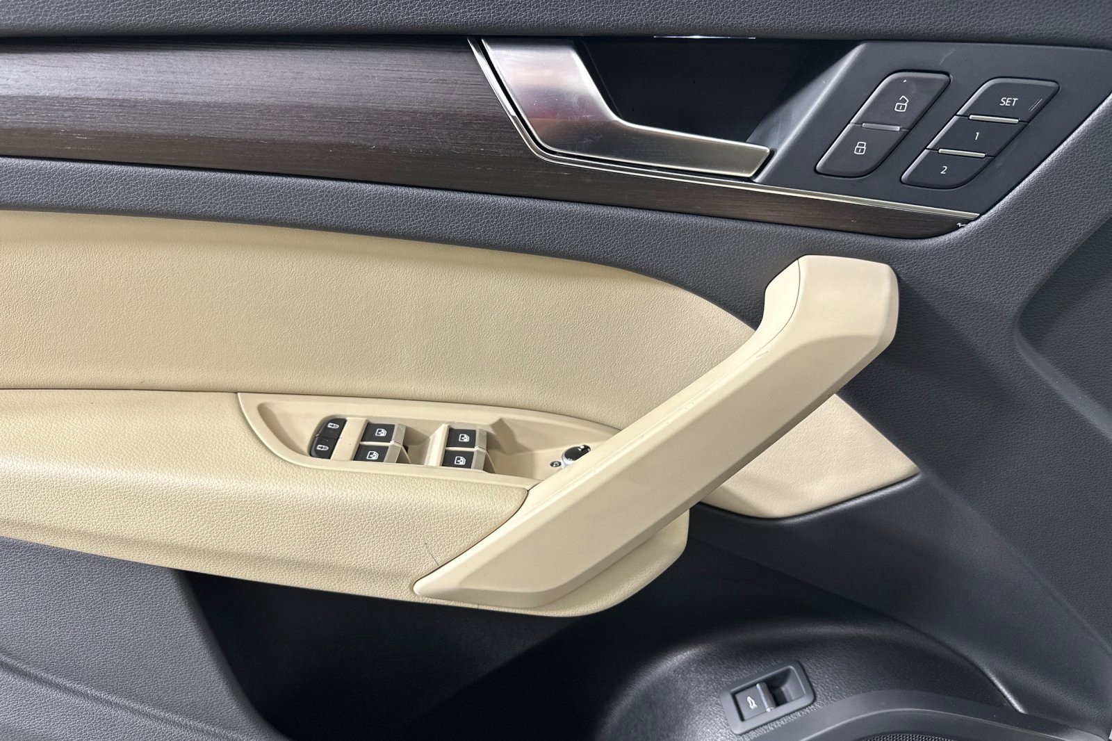 Used 2023 Audi Q5 2.0T Premium w/ Convenience Package image 10