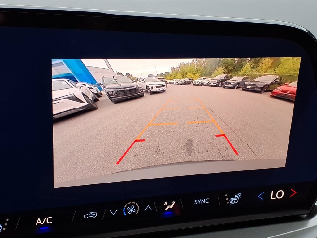 New 2027 Chevrolet Traverse LT w/ Sun and Wheel Package FWD image 26