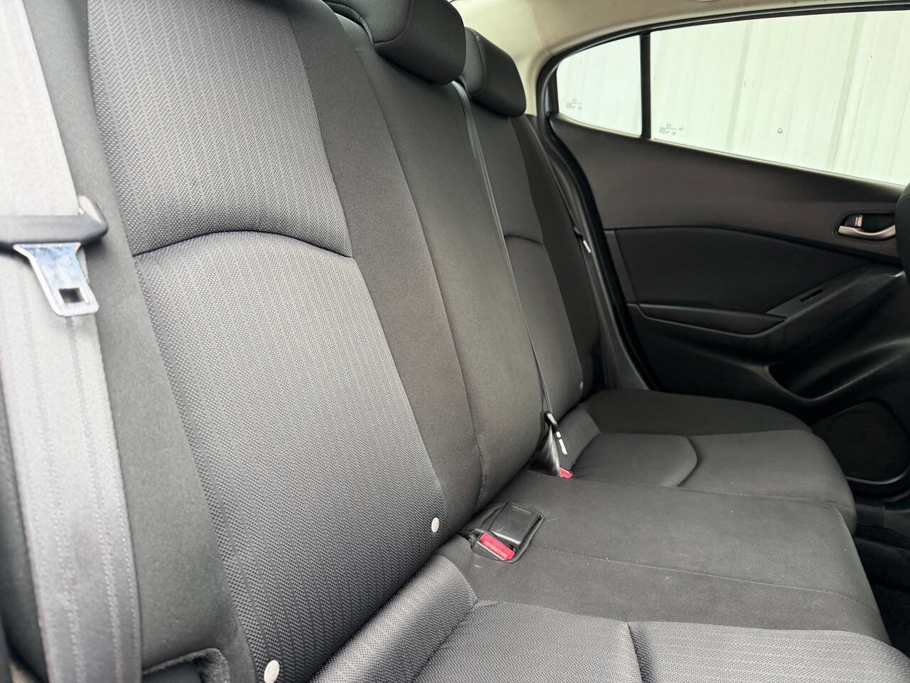 Used 2015 MAZDA MAZDA3 i Sport FWD image 26