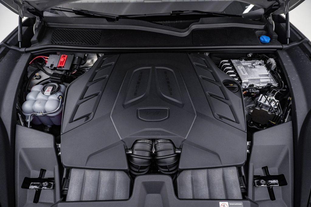 New 2026 Porsche Cayenne GTS AWD/4WD image 29