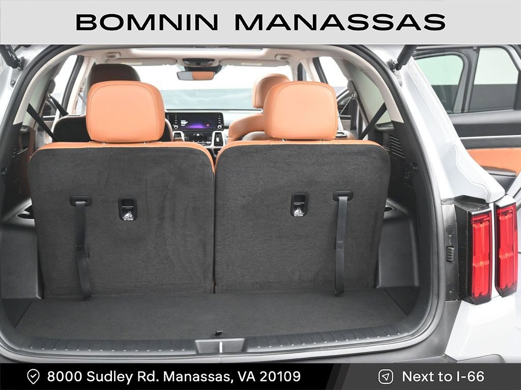 Used 2023 Kia Sorento SX Prestige image 11