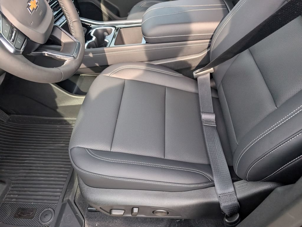 New 2027 Chevrolet Traverse LT w/ Sun and Wheel Package AWD/4WD image 22