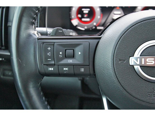 Used 2022 Nissan Pathfinder Platinum w/ Cargo Package FWD image 13
