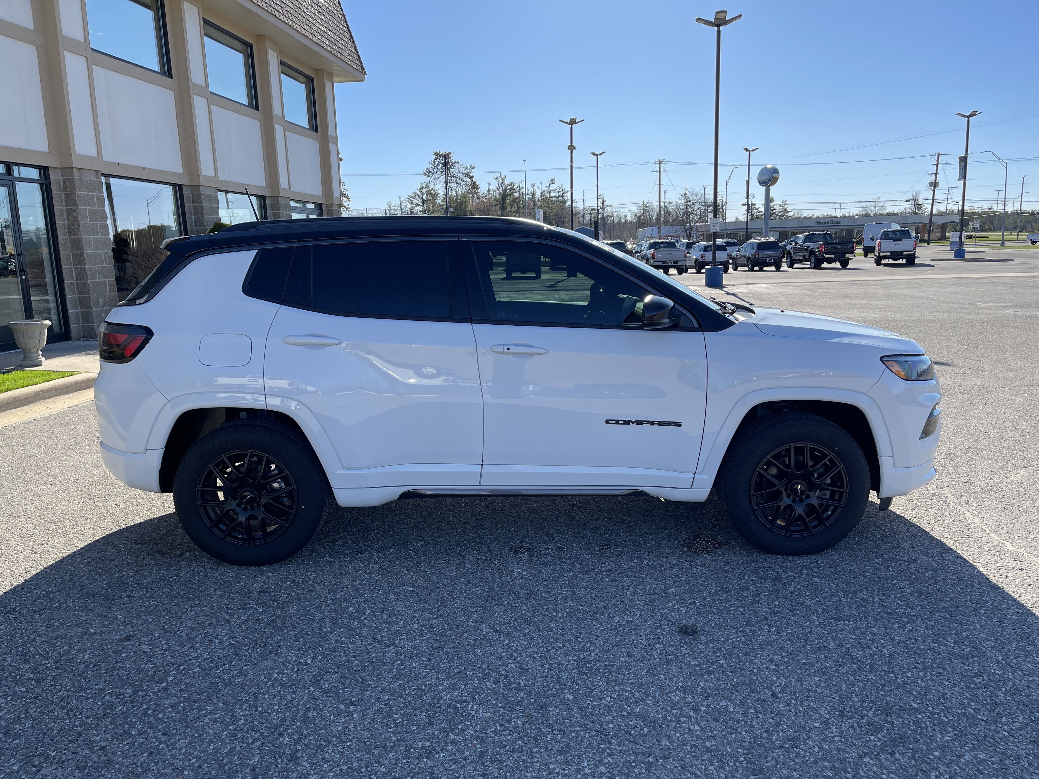 Used 2022 Jeep Compass High Altitude AWD/4WD image 2
