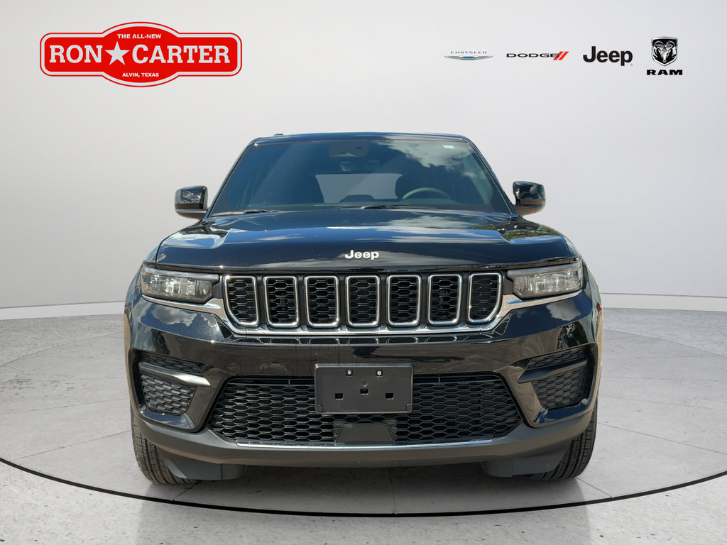 Used 2025 Jeep Grand Cherokee Laredo X RWD image 2