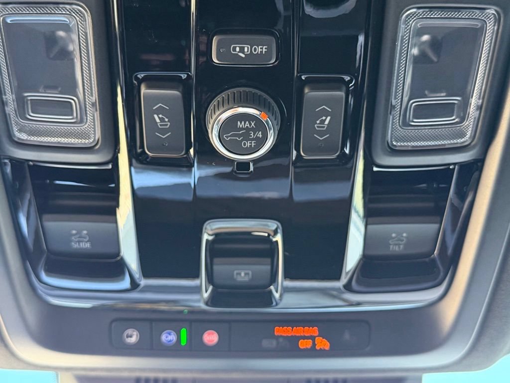 Used 2026 Cadillac Escalade Platinum Sport w/ LPO, ONYX Package AWD/4WD image 43