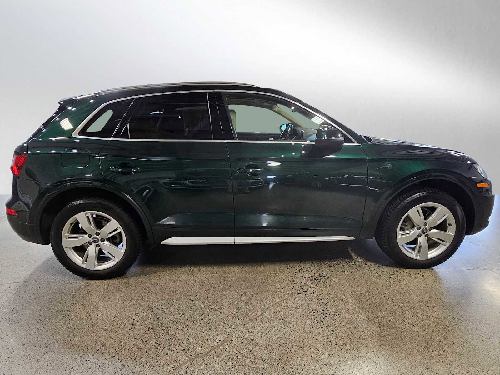 Used 2018 Audi Q5 2.0T Premium Plus w/ Premium Plus Package AWD/4WD image 8
