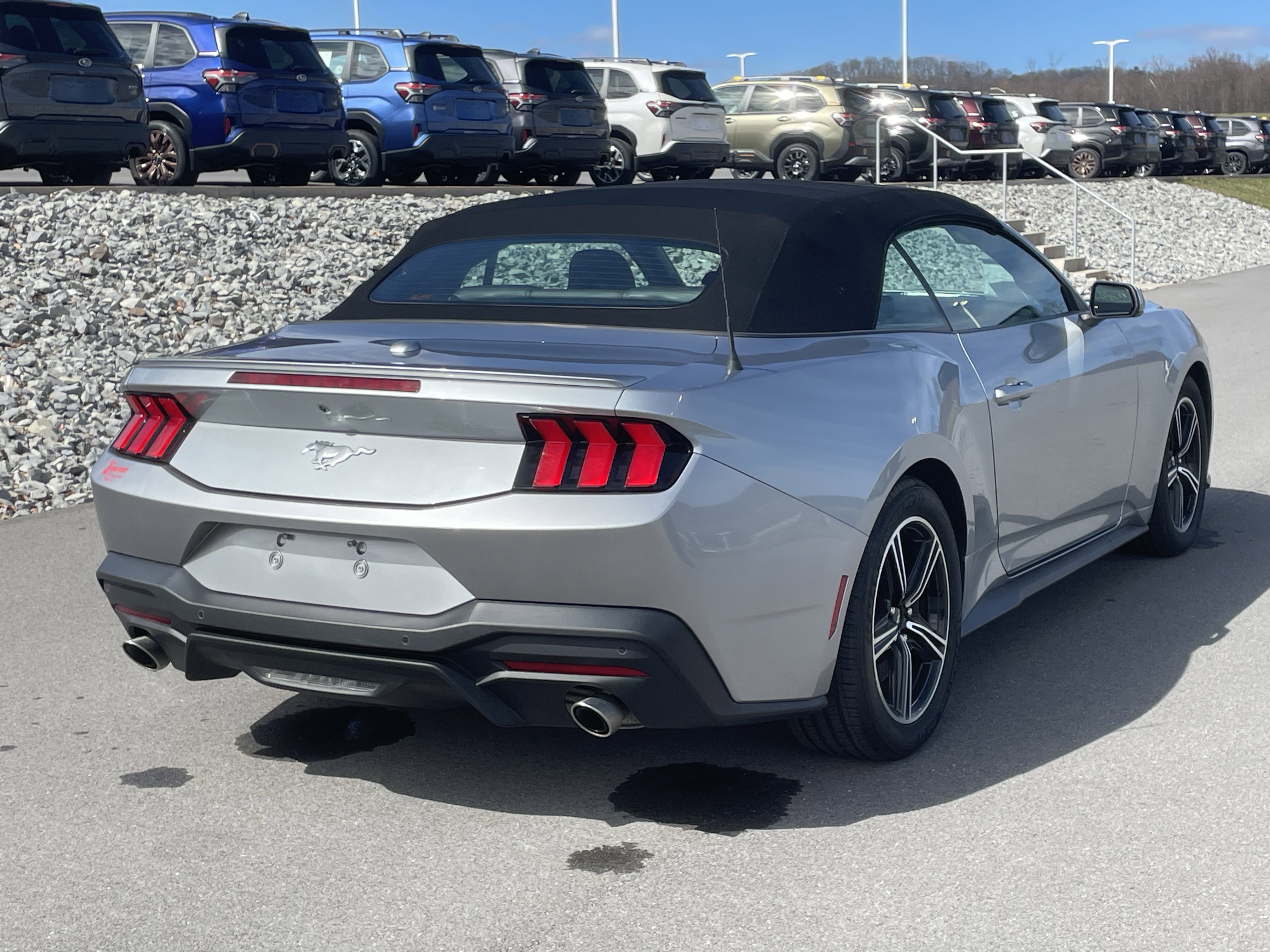 Used 2025 Ford Mustang Premium video 3