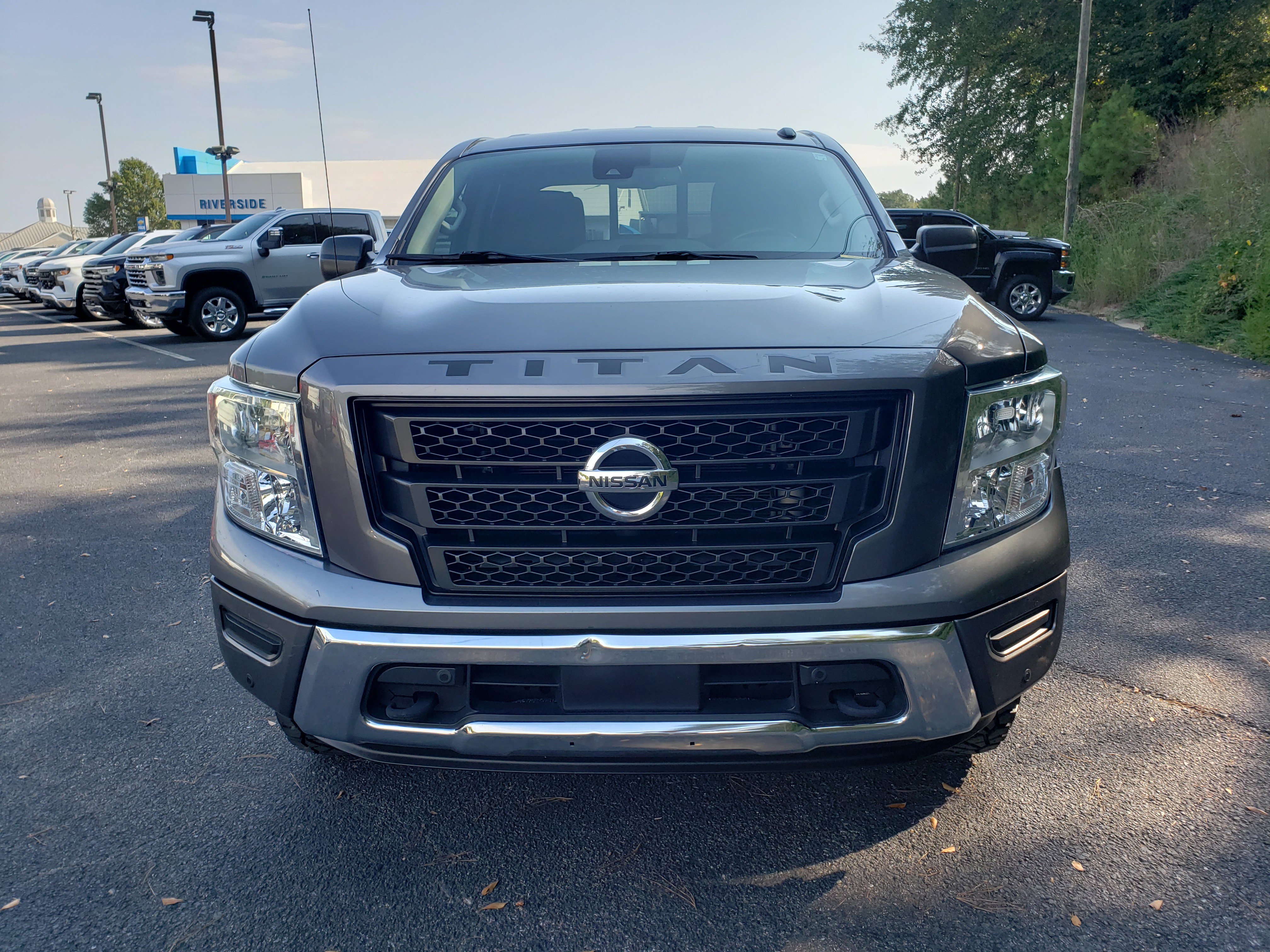 Used 2021 Nissan Titan SV w/ SV Convenience Package image 7