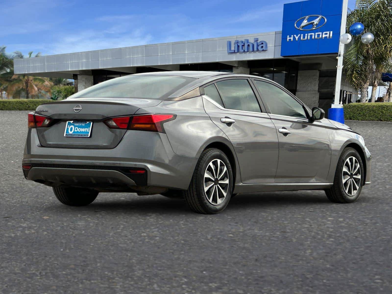 Used 2024 Nissan Altima 2.5 S FWD image 3