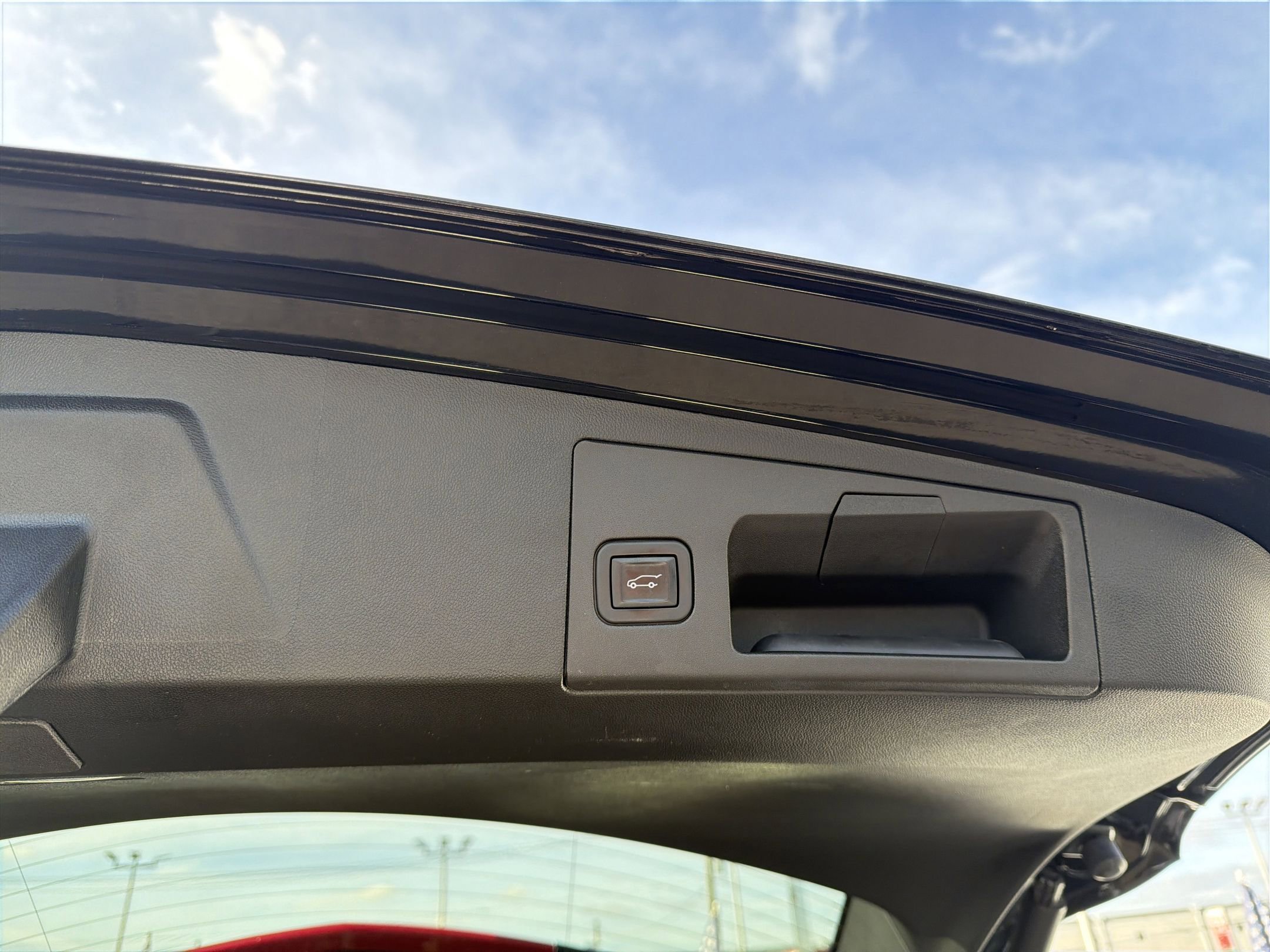 Certified 2022 Cadillac XT5 Sportv w/ Technology Package image 28