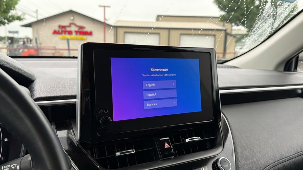 Used 2025 Toyota Corolla Cross XLE FWD image 28
