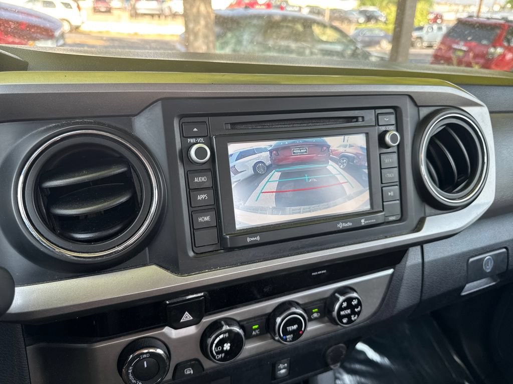 Used 2018 Toyota Tacoma SR5 AWD/4WD image 18