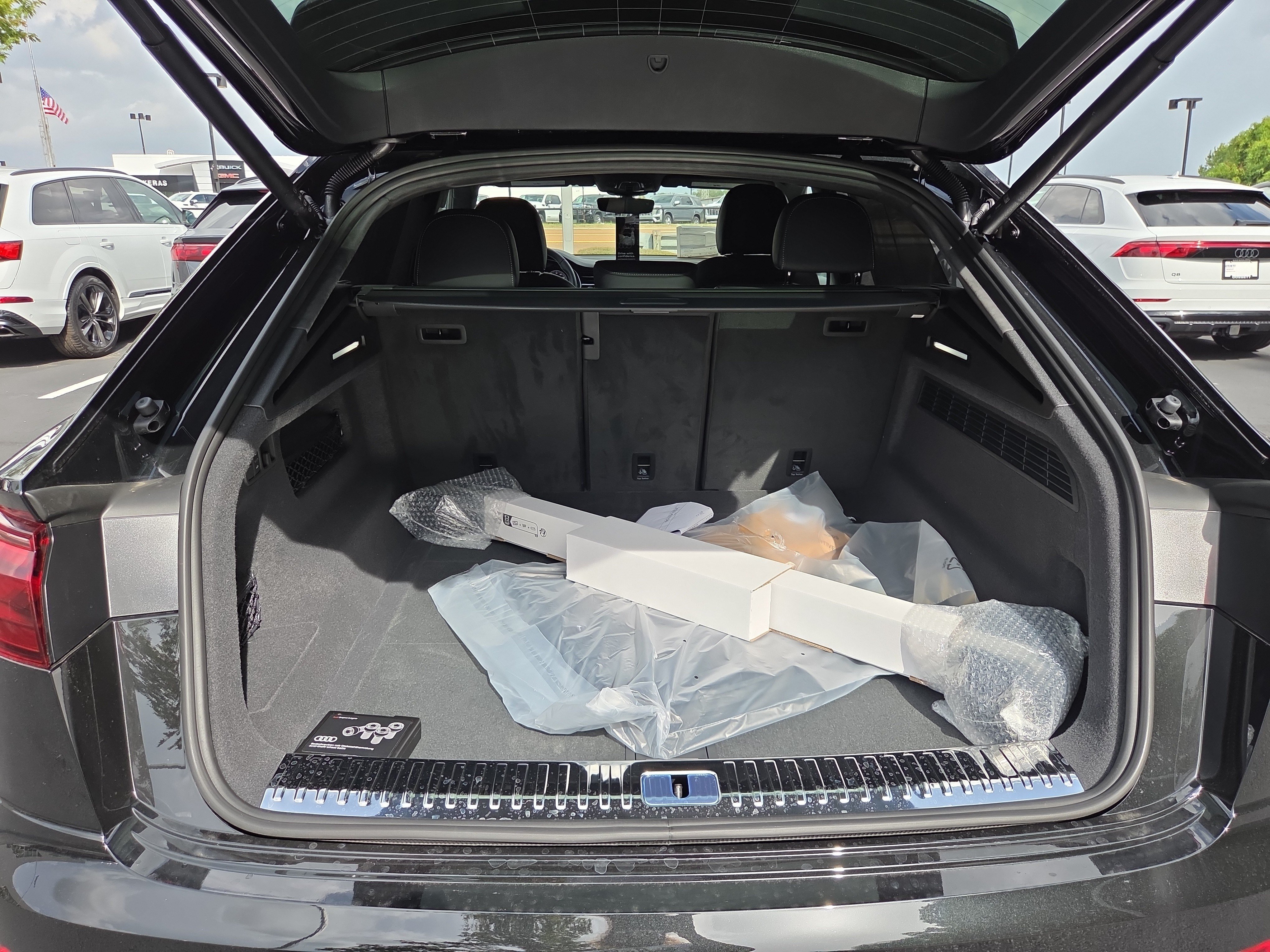 New 2026 Audi Q8 Prestige AWD/4WD image 7