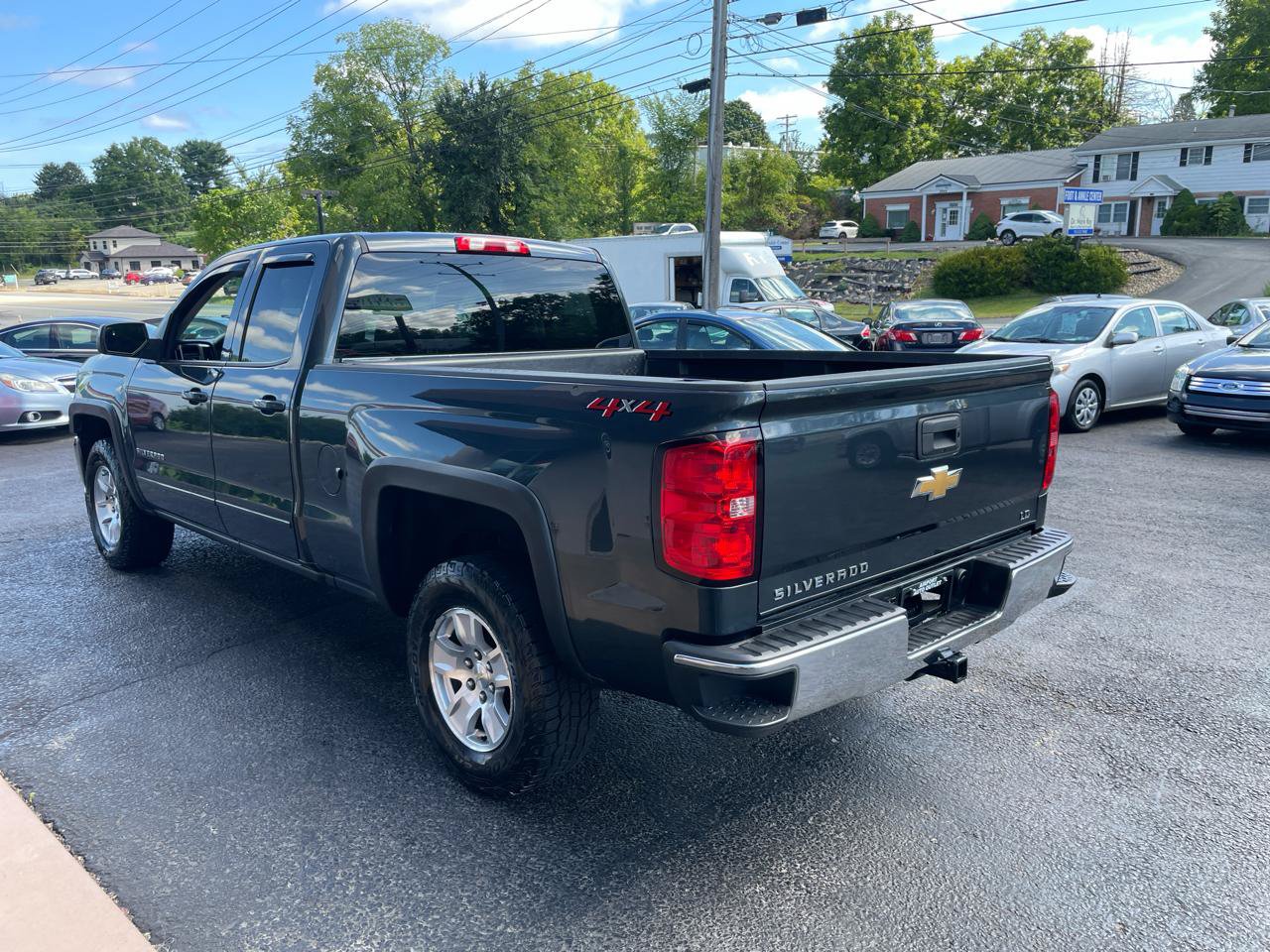 Used 2019 Chevrolet Silverado 1500 LT AWD/4WD image 9