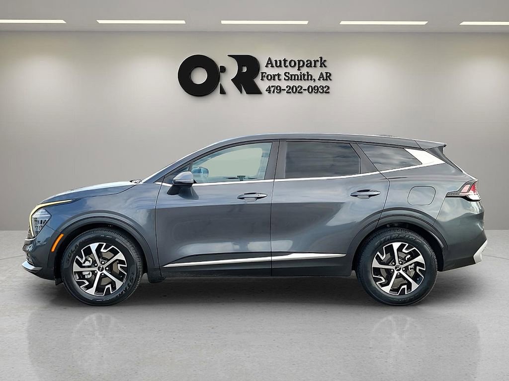 Used 2024 Kia Sportage EX FWD image 3