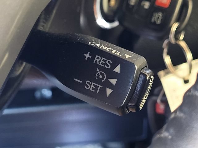 Used 2014 Toyota Highlander Plus FWD image 17