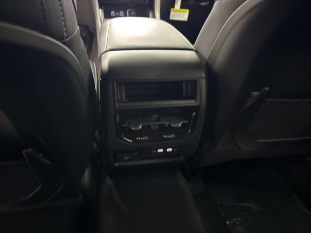 New 2026 Jeep Grand Cherokee Altitude image 8