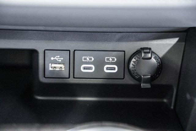 New 2025 Toyota Highlander Platinum image 24