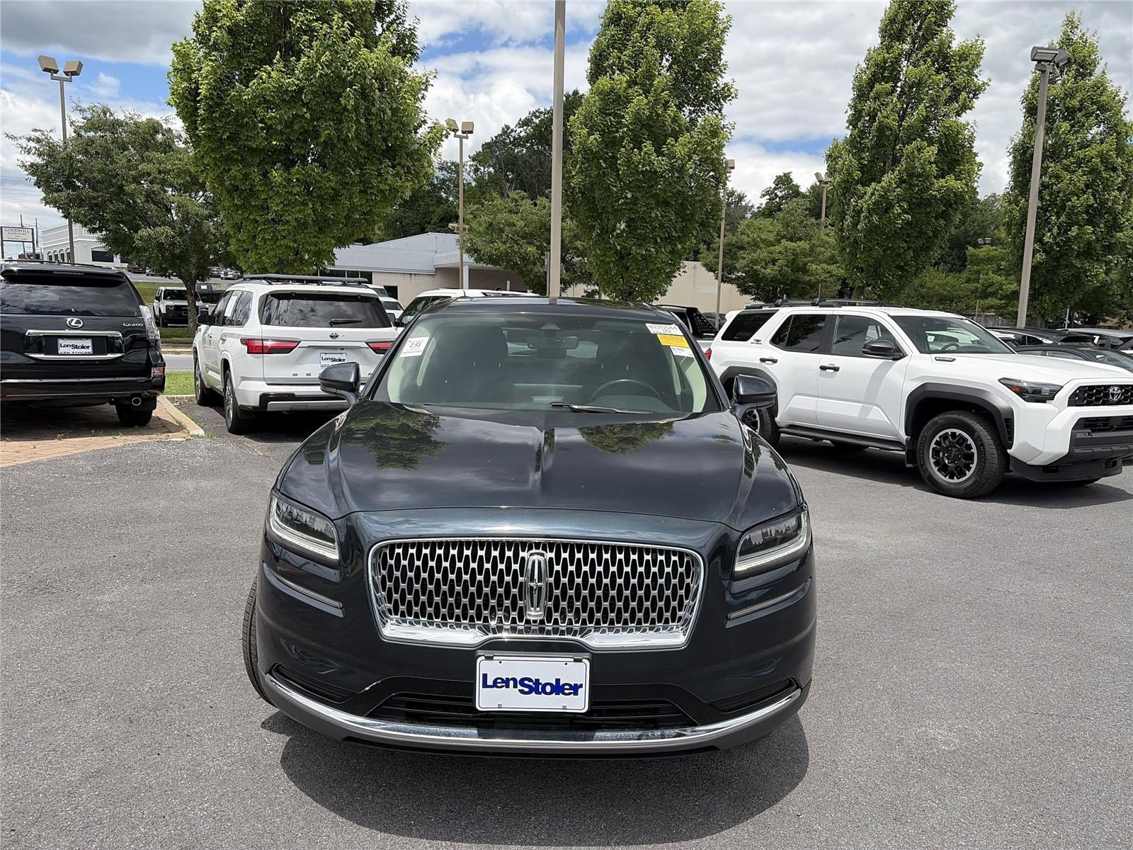 Used 2023 Lincoln Nautilus Reserve AWD/4WD image 8