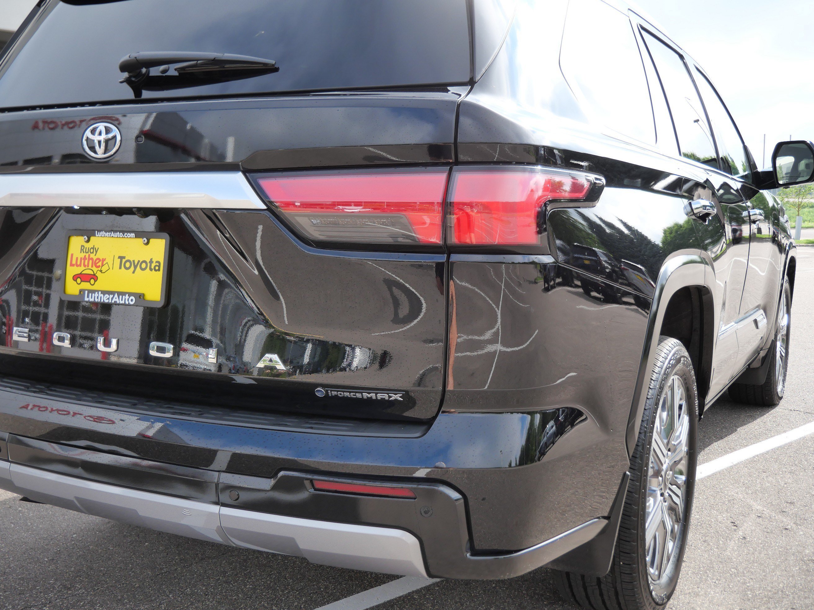 Certified 2025 Toyota Sequoia Capstone AWD/4WD image 18