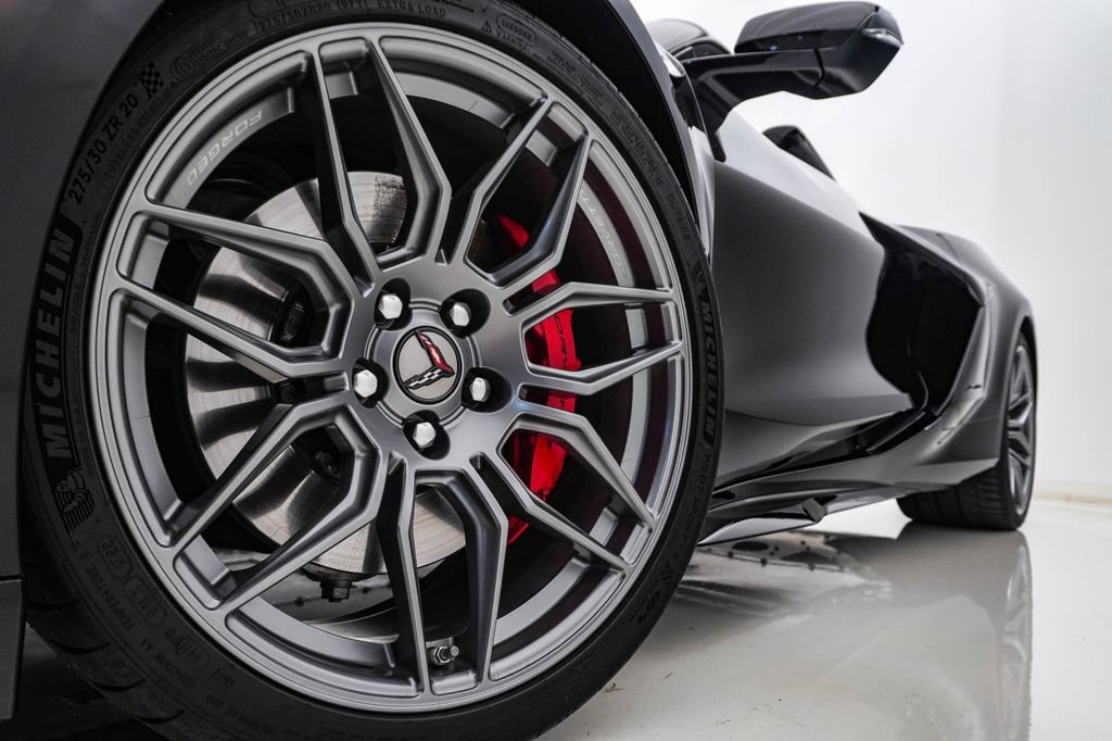 Used 2023 Chevrolet Corvette Z06 RWD image 5