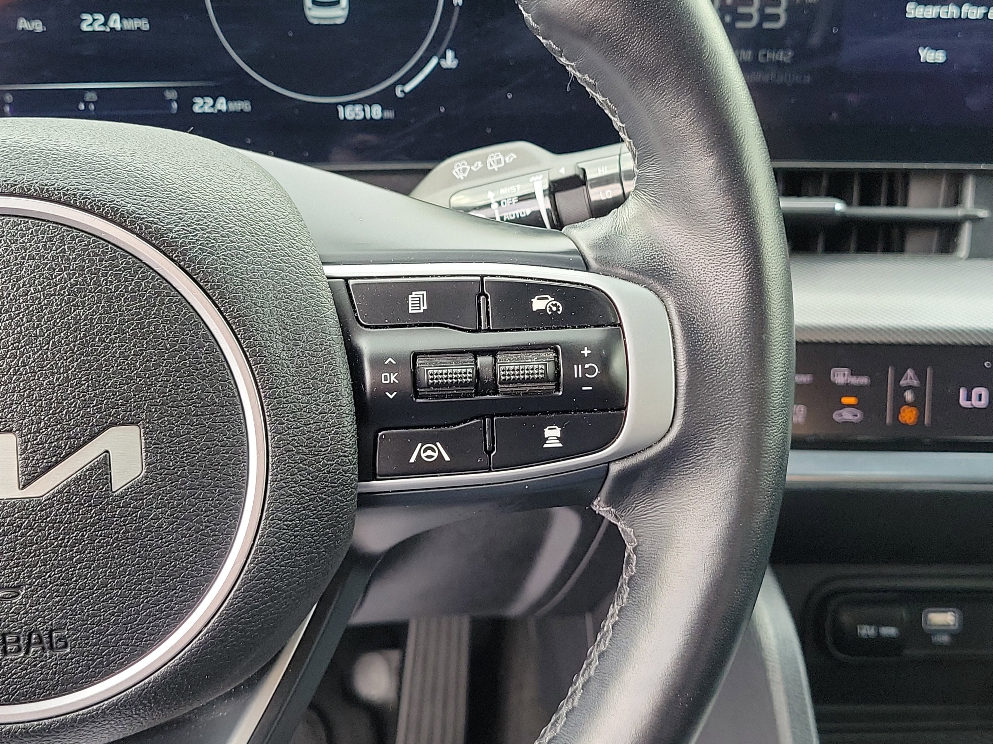 Used 2024 Kia Sportage SX image 25